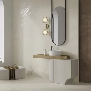 Jasne płytki Soft Cream na ścianie i podłodze w nowoczesnej, minimalistycznej łazience.