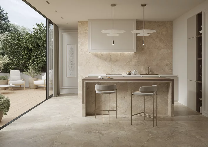 Kuchnia z wyjściem na taras w stylu minimalistycznym z beżowo-kamiennymi płytkami z kolekcji Storm Slate.